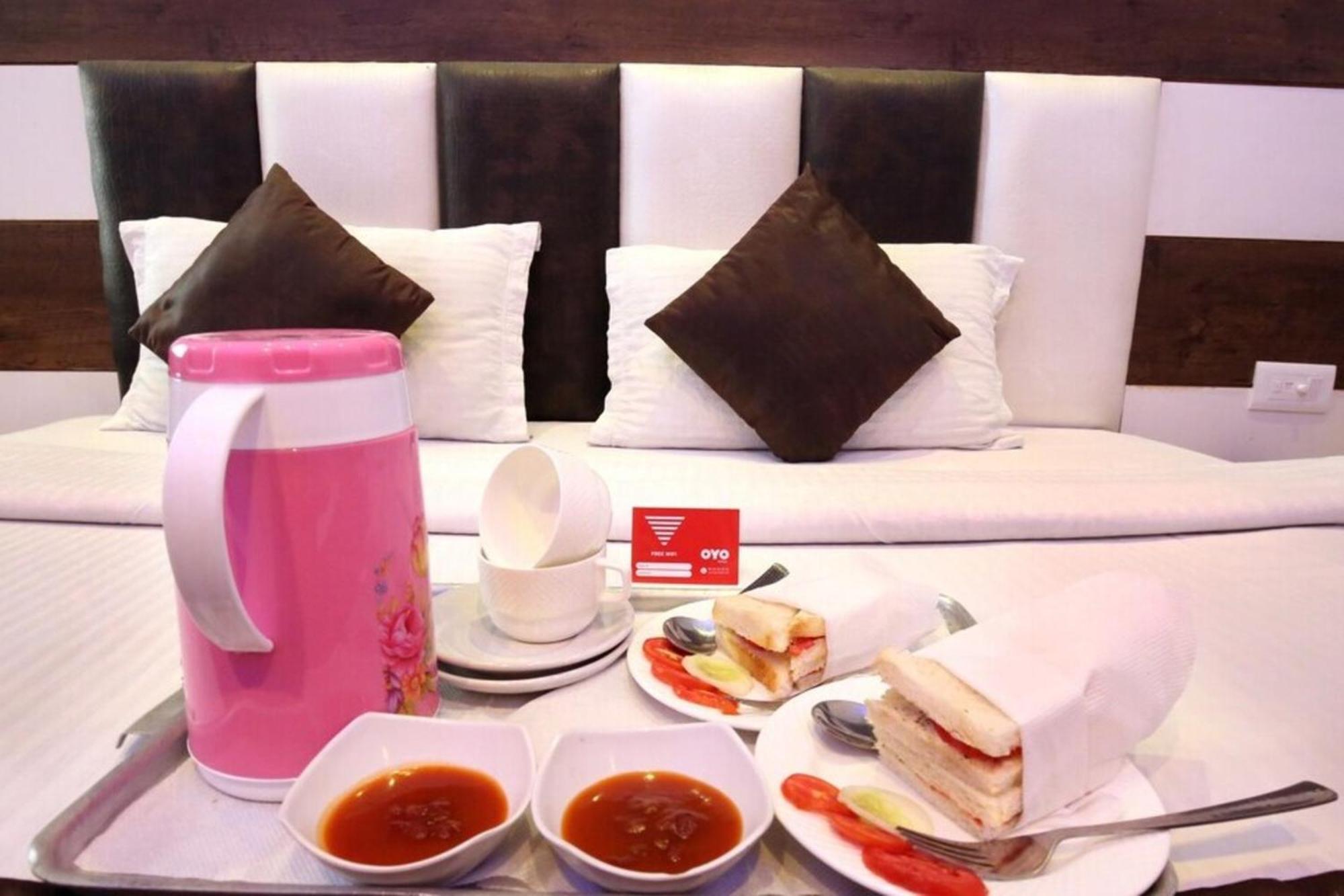 Hotel Ravi Residency Bharatpur Bagian luar foto