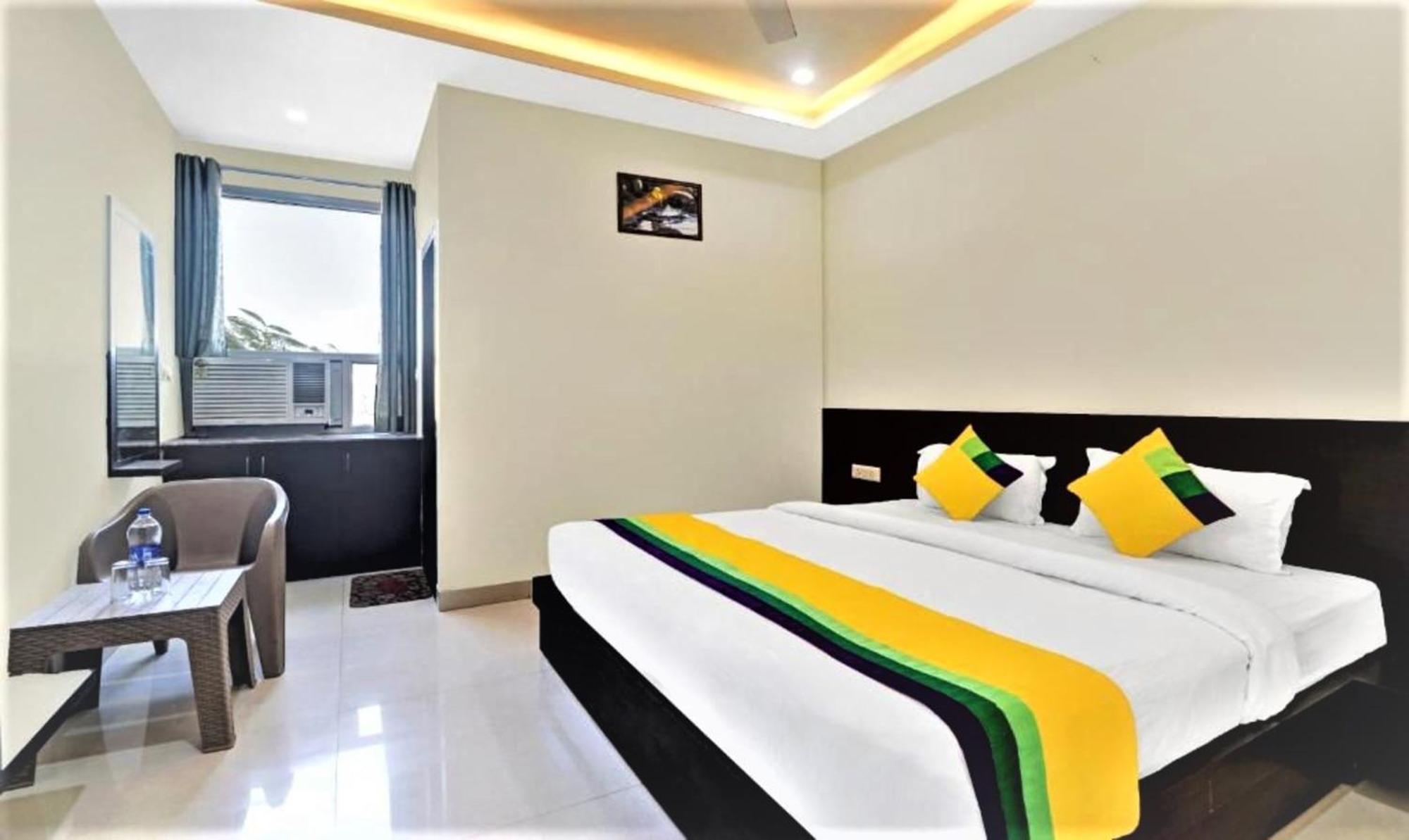 Hotel Ravi Residency Bharatpur Bagian luar foto