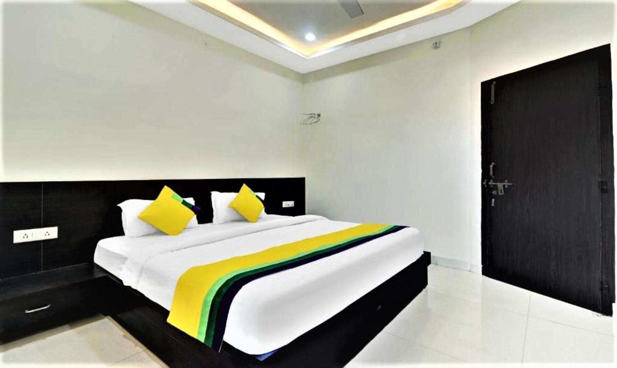 Hotel Ravi Residency Bharatpur Bagian luar foto